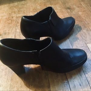 Donating Mar 4 Last chance! Clarks Booties Sz 10